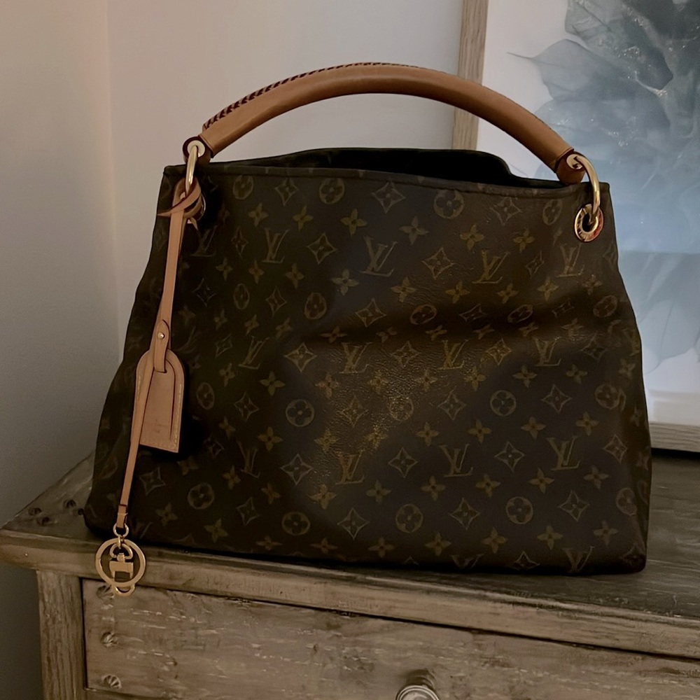 Louis Vuitton Artsy MM
